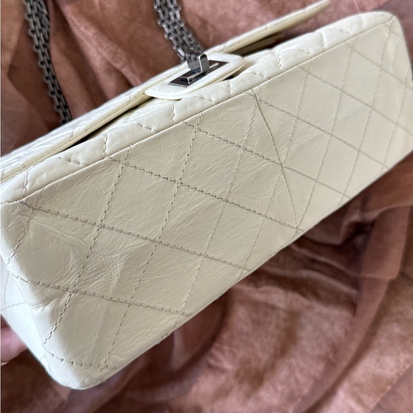 CHANEL White Calfskin Reissue 226 Size SHW - Picture 7 of 16